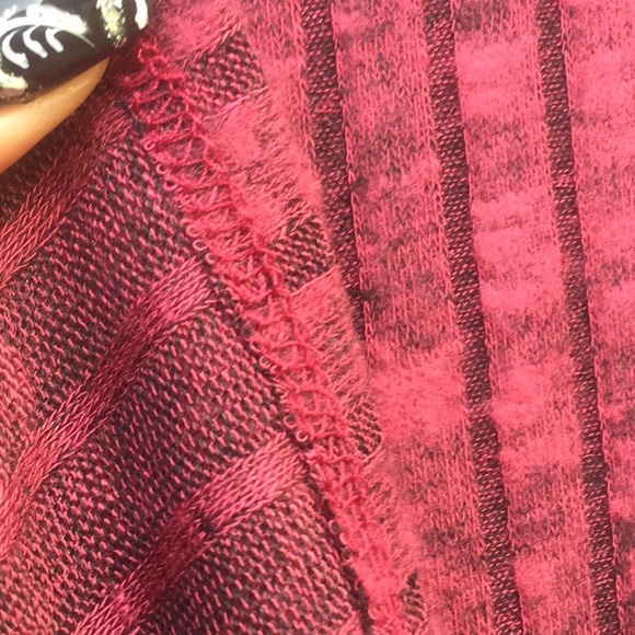 BURGUNDY OFF THE SHOULDER RIBBED KNIT MAXI DRESS - Picture 8 of 9